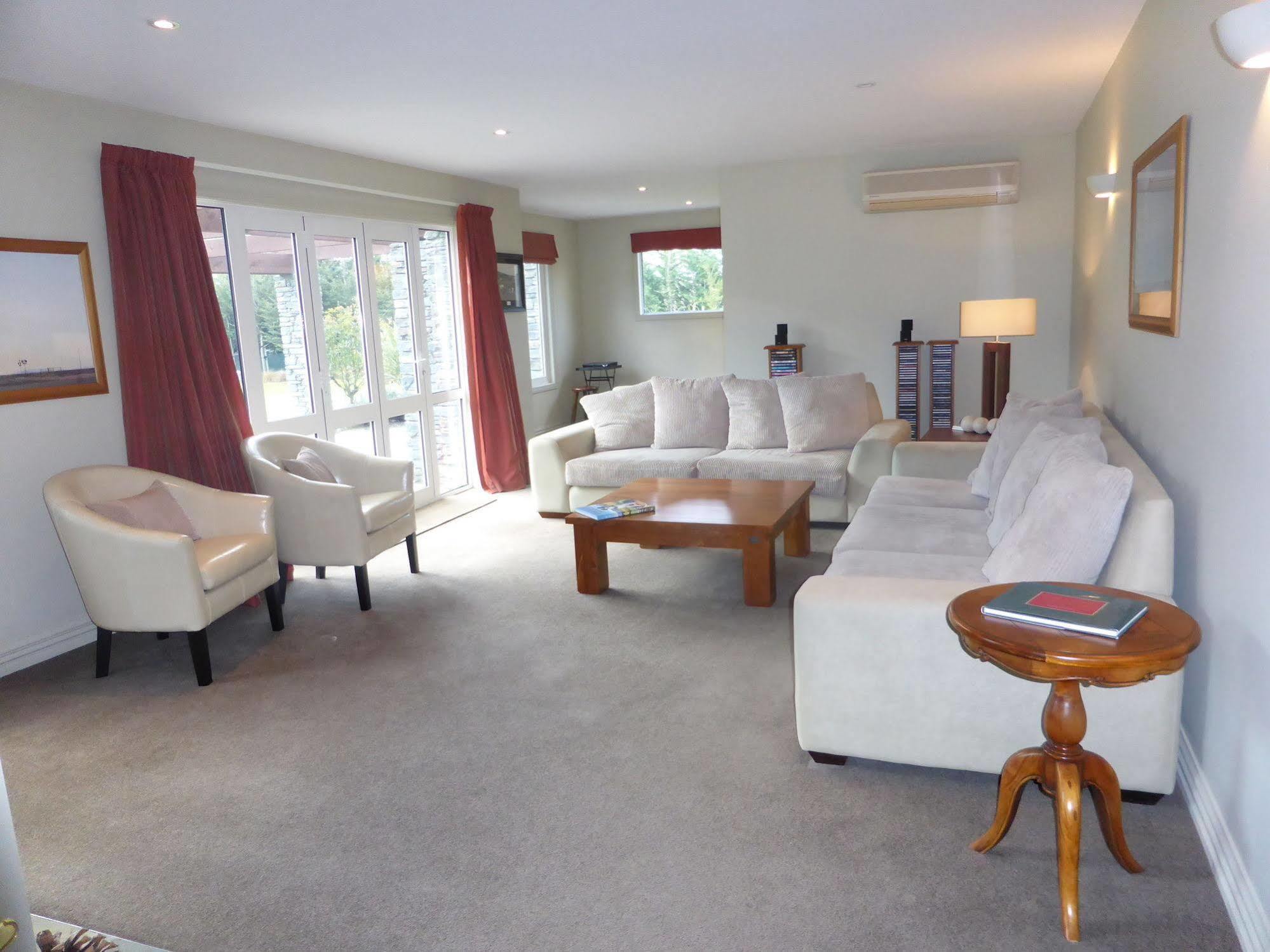 Queenstown Country Lodge Lake Hayes Экстерьер фото
